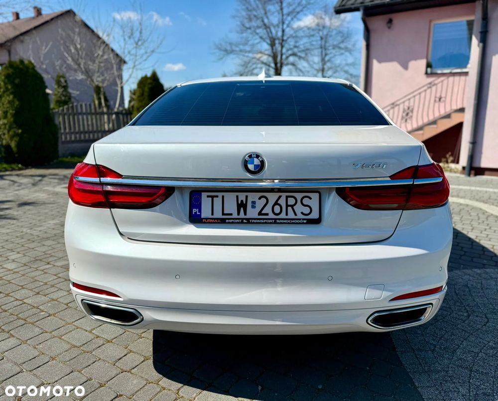 BMW Seria 7 750i xDrive - 5