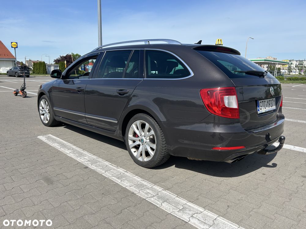 Skoda Superb 2.0 TDI Platinum DSG - 3