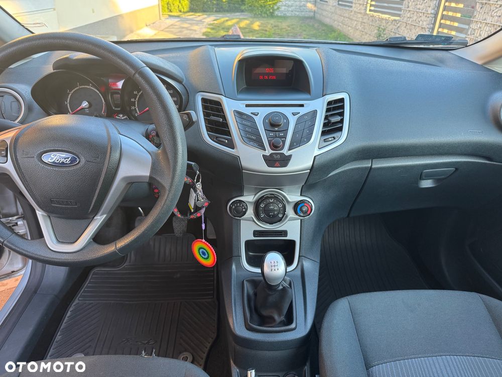 Ford Fiesta 1.25 Ambiente - 11