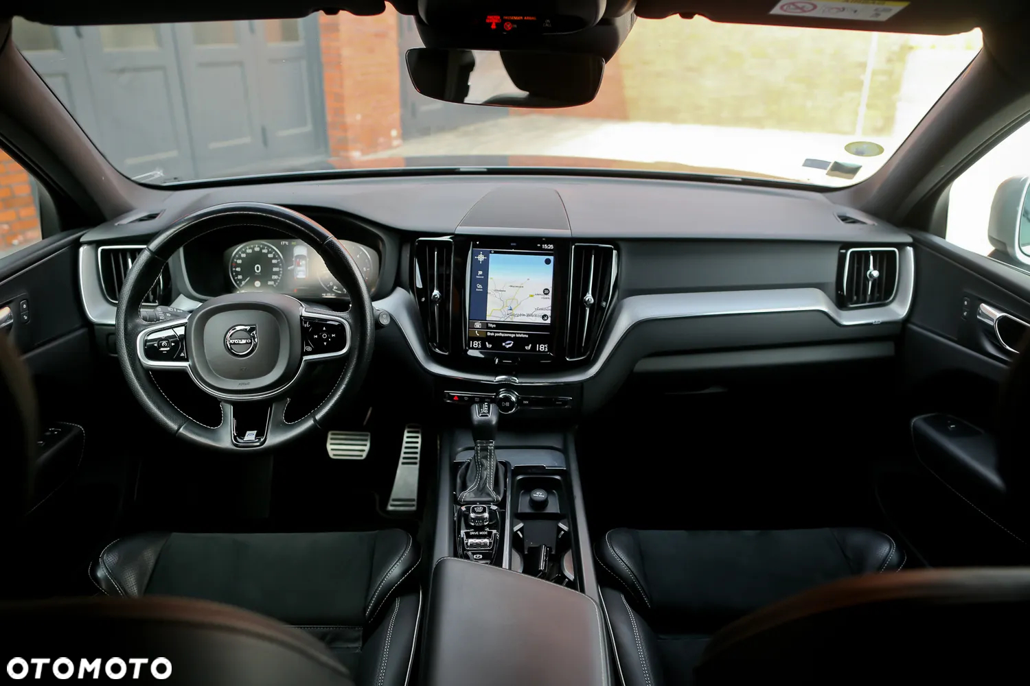 Volvo XC 60 D4 AWD Geartronic RDesign - 25