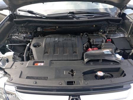 Mitsubishi Outlander 2.2 DID Instyle Navi 4WD - 7