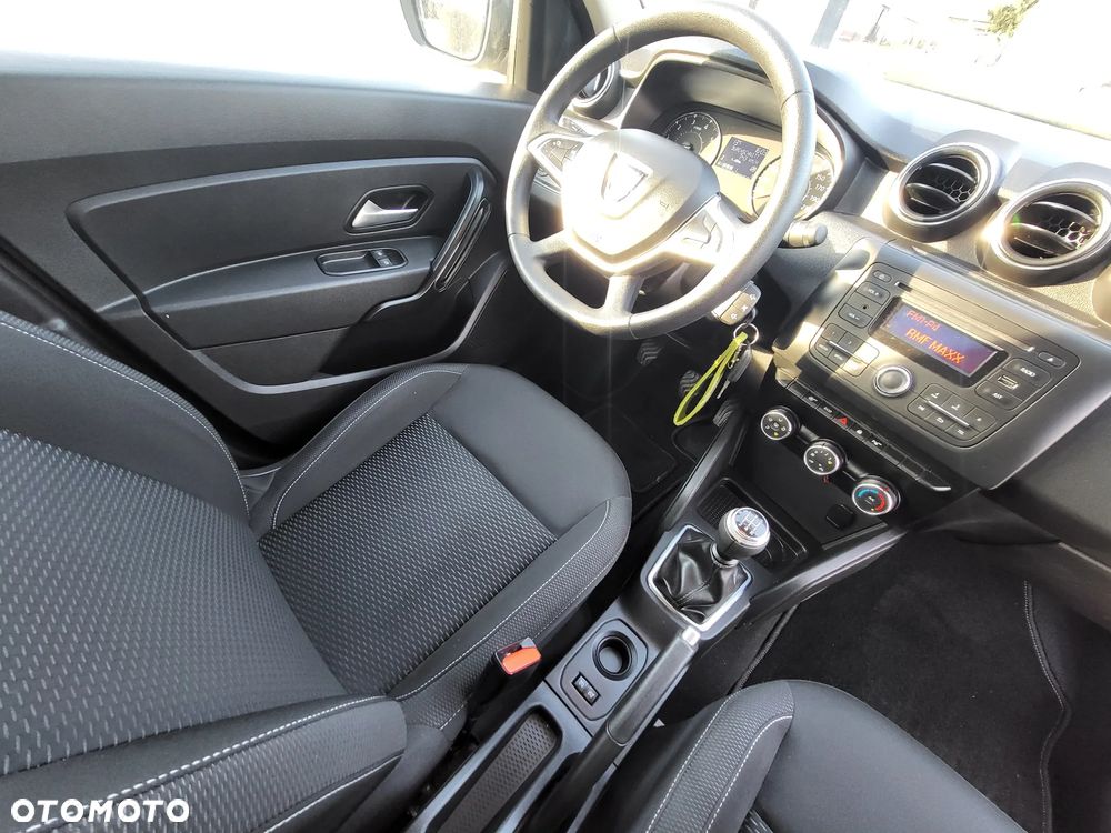 Dacia Duster 1.6 SCe Essential - 24