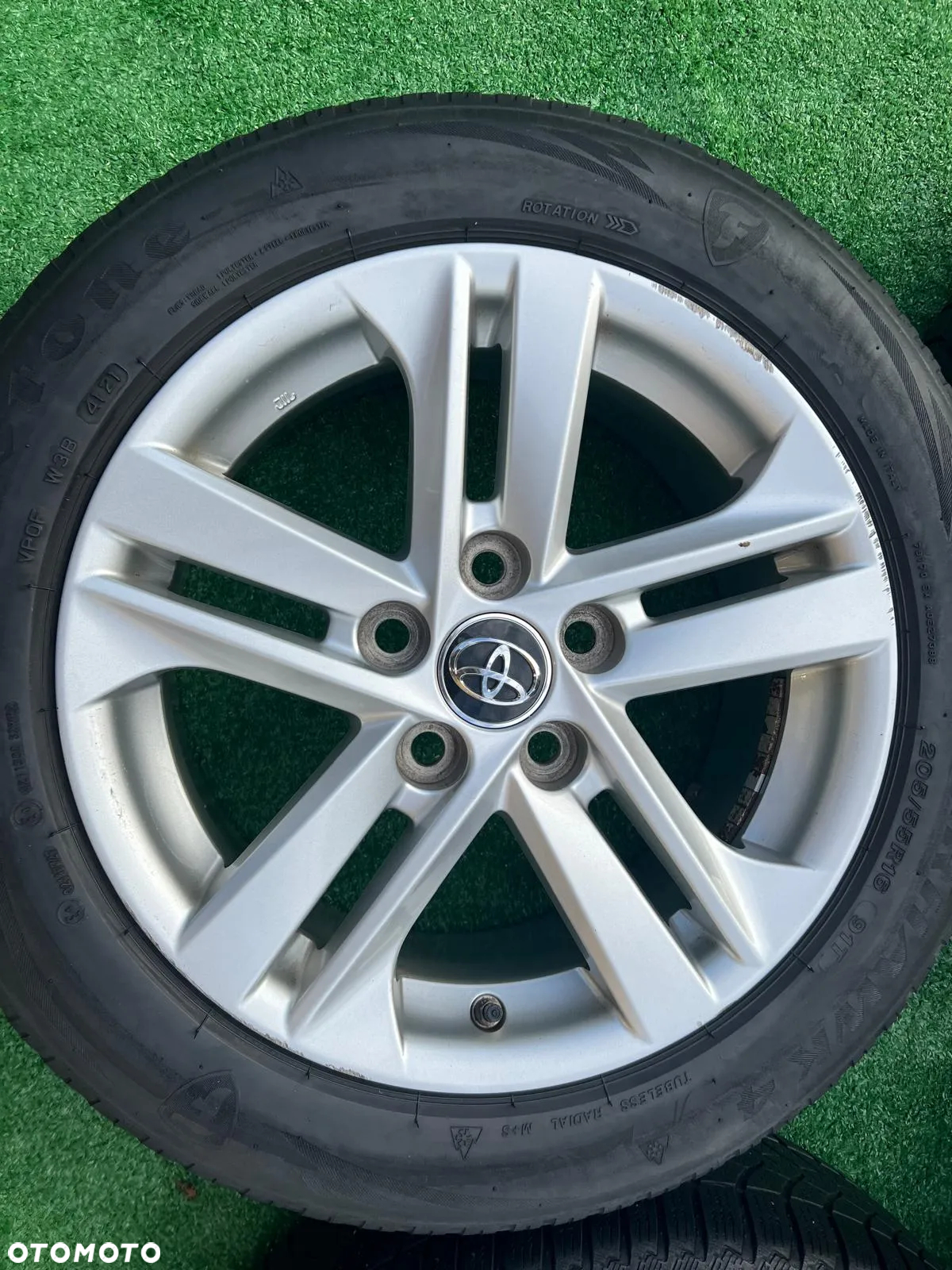 TOYOTA AURIS Koła Felgi aluminiowe z oponami 205/55 R16H - 3