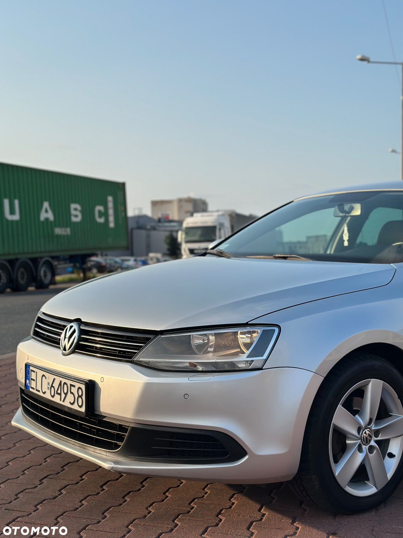 Volkswagen Jetta 1.6 TDI Highline - 33