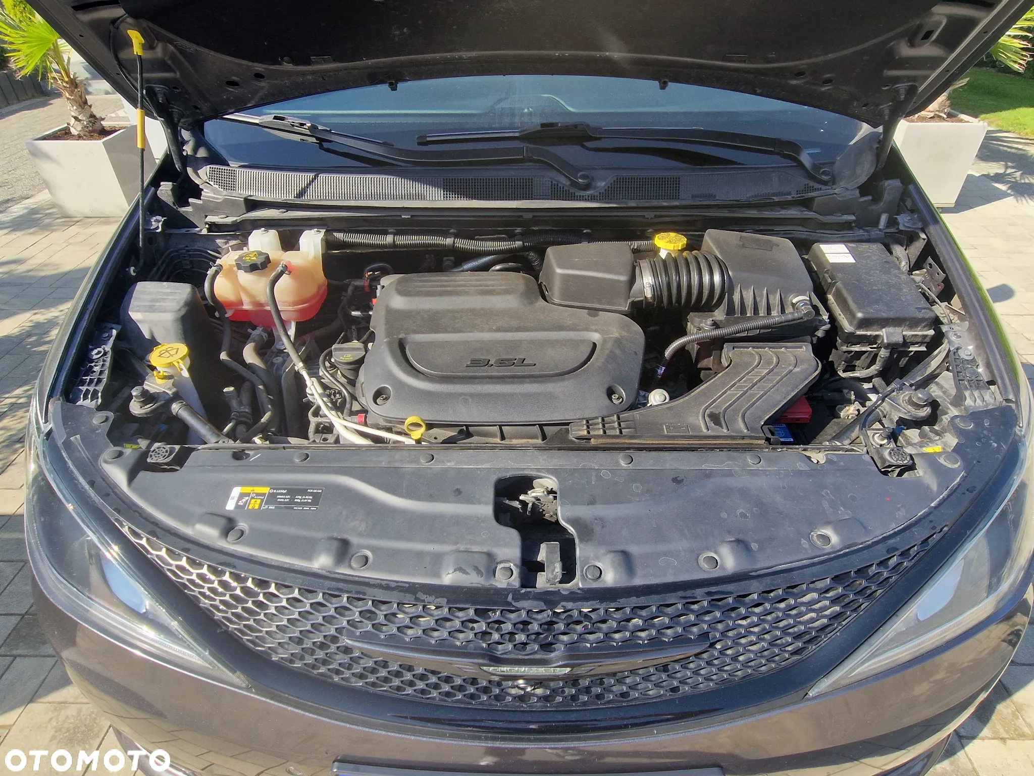 Chrysler Pacifica - 22