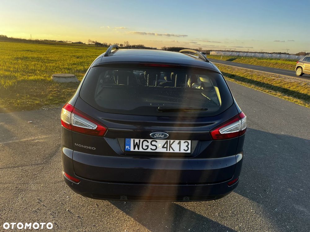Ford Mondeo 2.0 Ambiente - 4