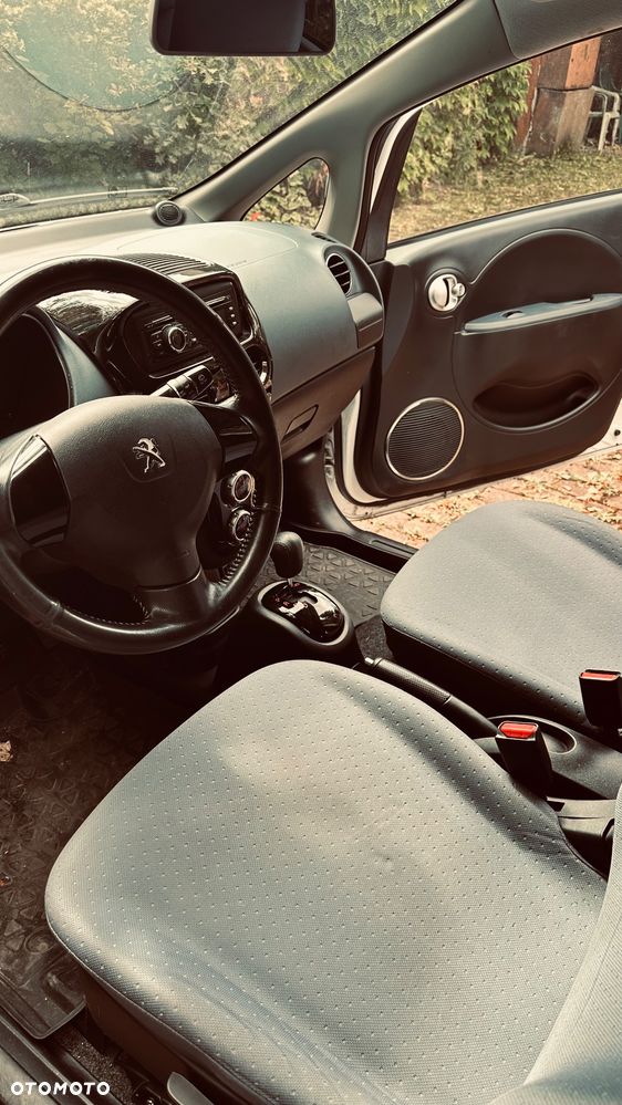 Peugeot iOn Active - 13