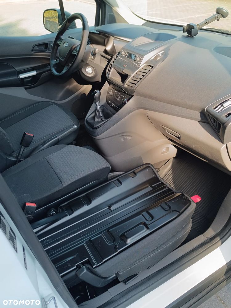 Ford Transit Connect - 13