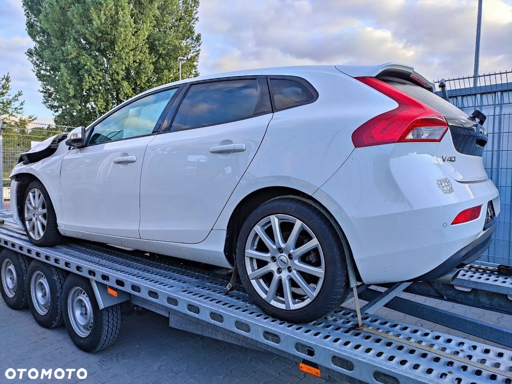 Volvo V40 D3 Kinetic - 17