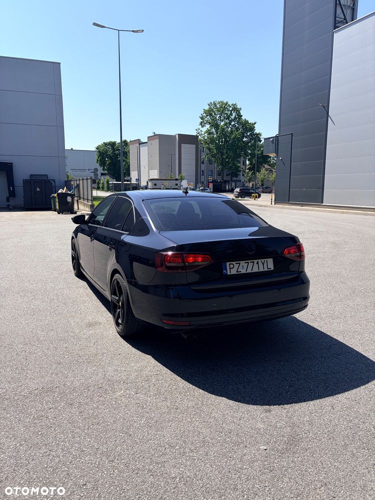 Volkswagen Jetta 1.4 TSI BMT Trendline - 8