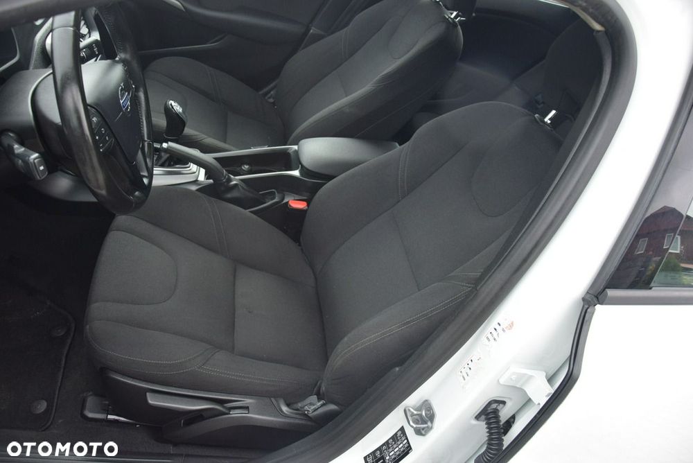 Volvo V40 D2 - 25