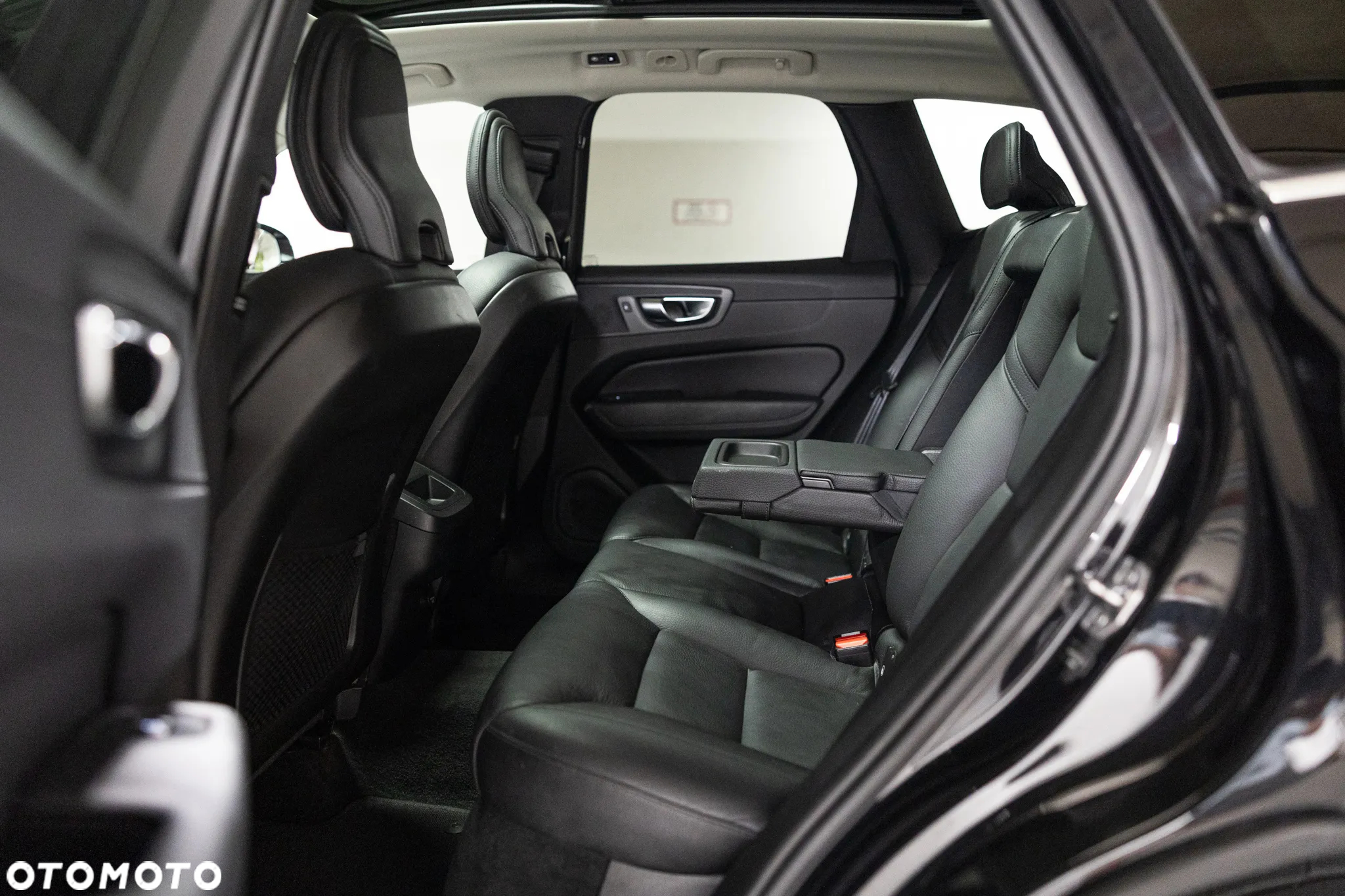 Volvo XC 60 B5 B AWD Ultimate Black Edition - 15