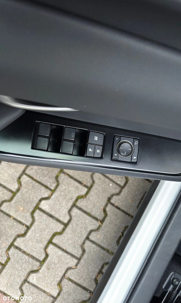 Lexus UX 250h GPF Business 2WD - 29