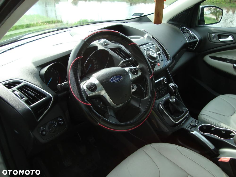 Ford Kuga - 10