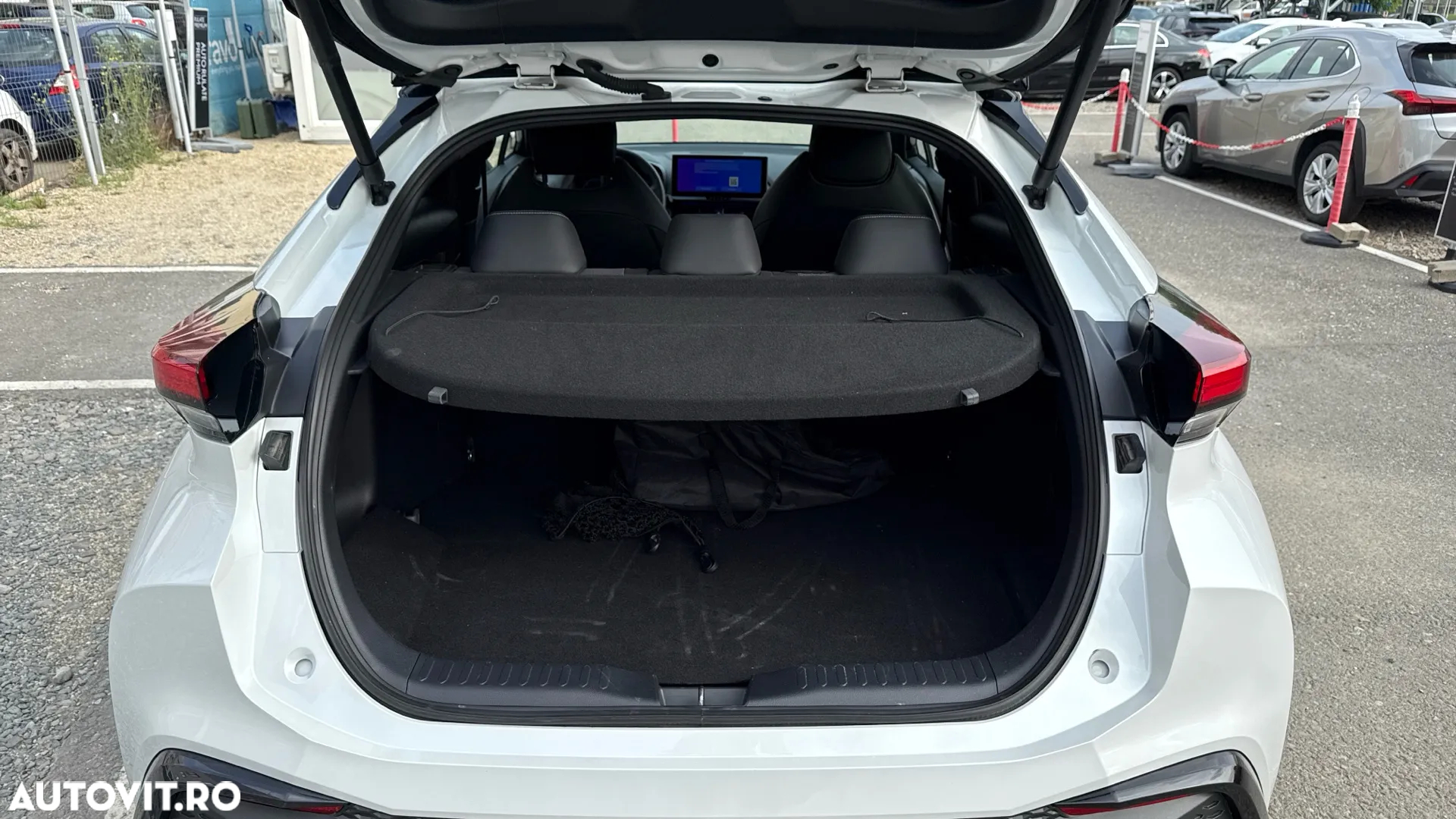 Toyota C-HR 2.0 HEV 197 CP 4x2 CVT Exclusive - 16