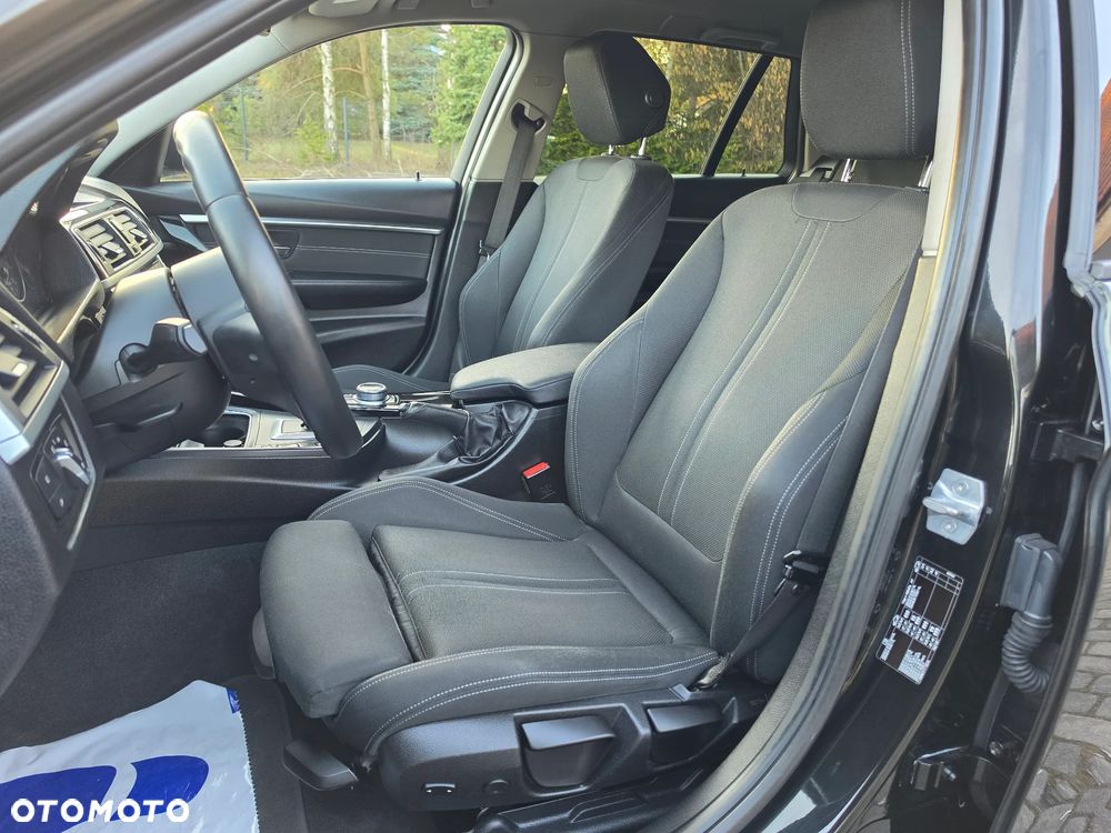 BMW Seria 3 318d Edition M Sport Shadow - 25