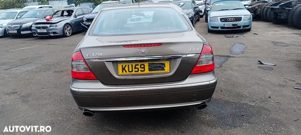 Dezmembrari / Dezmembrez E320 (W211) 45690 cutie viteze automată cod culoare 963 (MANUFAKTUR gri indium - vopsea metalizată) - 5