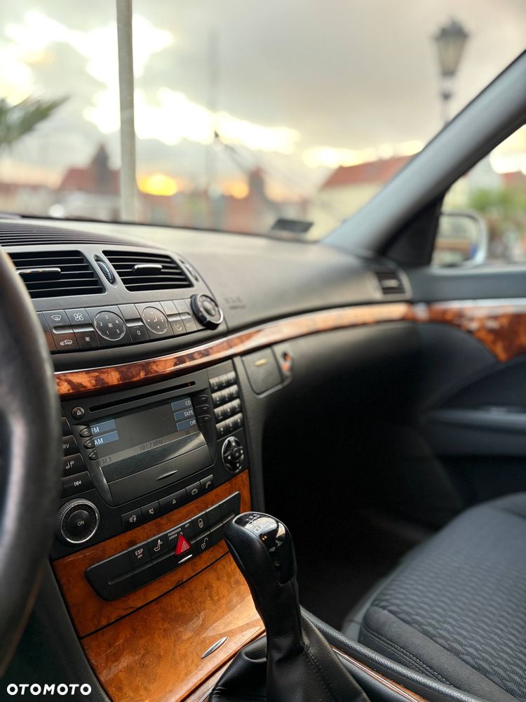Mercedes-Benz Klasa E 240 Elegance - 8