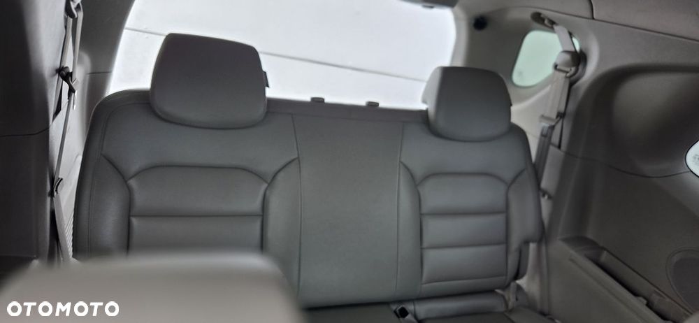 SsangYong/KGM Rodius 2.2 e-XDi220 Automatik 4WD Sapphire - 24