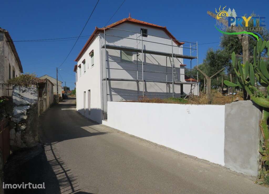 Excelente moradia na localidade da Quintã, perto do Rio - Grande imagem: 3/38