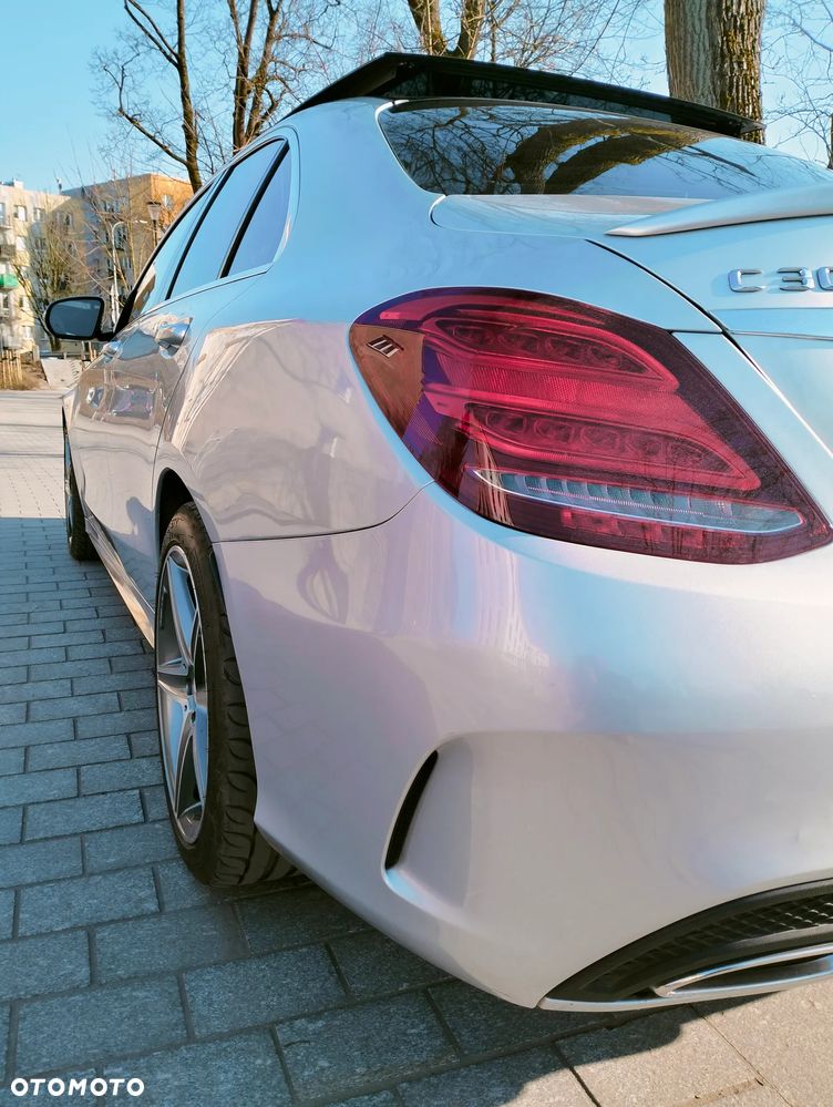 Mercedes-Benz Klasa C 300 7G-TRONIC AMG Line - 11