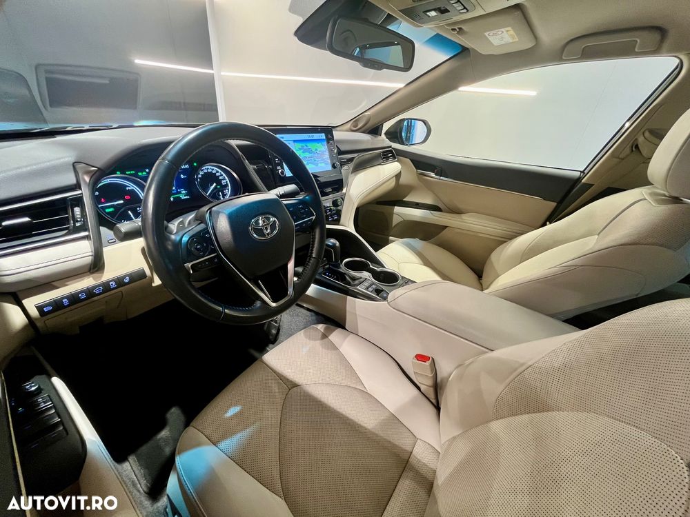 Toyota Camry 2.5 Hybrid Exclusive - 10