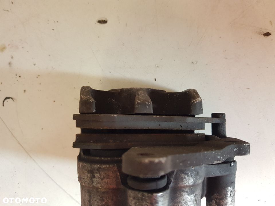 Malaguti Madison 125 2006 Zacisk Hamulca Hamulcowy Przód - 4