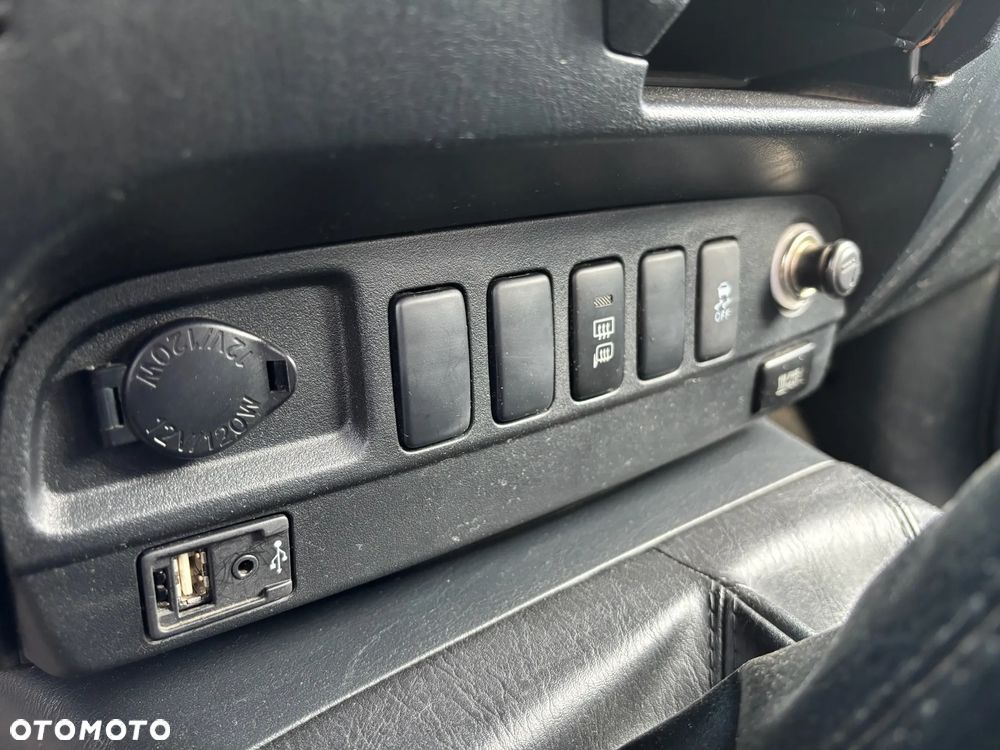 Toyota Hilux 2.5 D-4D SR5 - 25