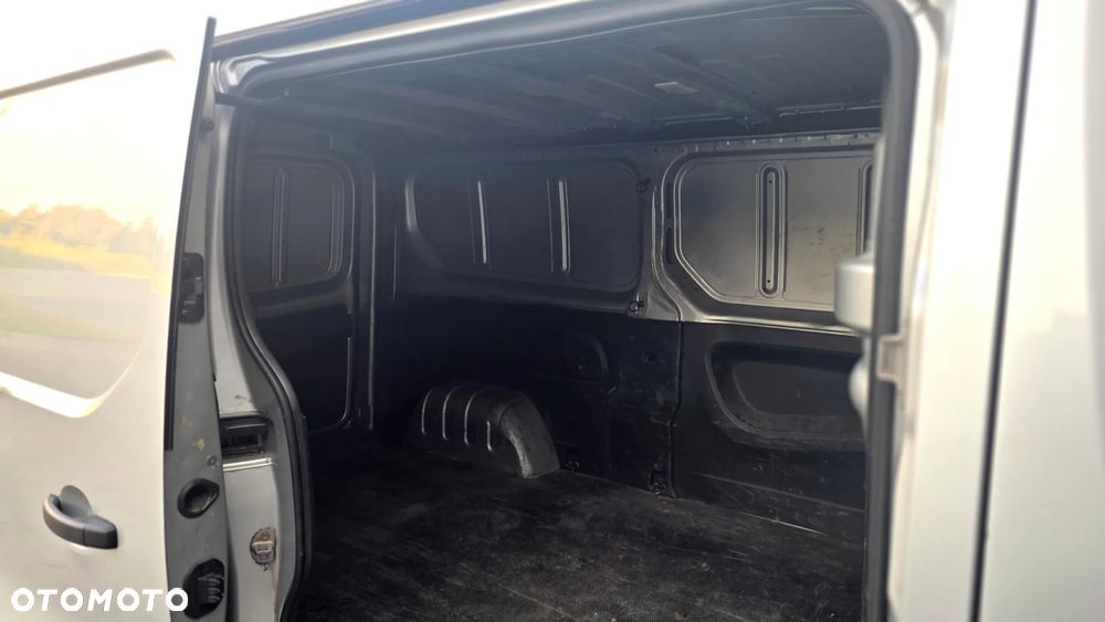 Opel Vivaro - 17