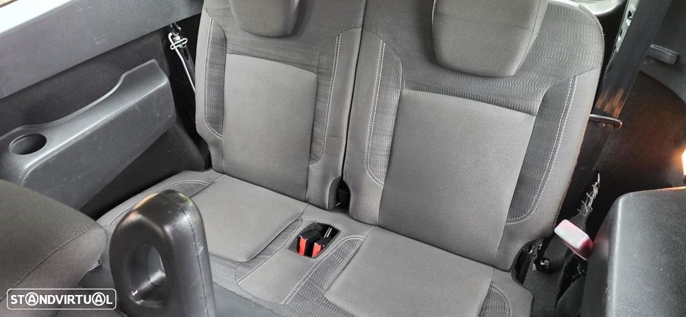 Dacia Lodgy 1.5 dCi Confort+ 7L - 8