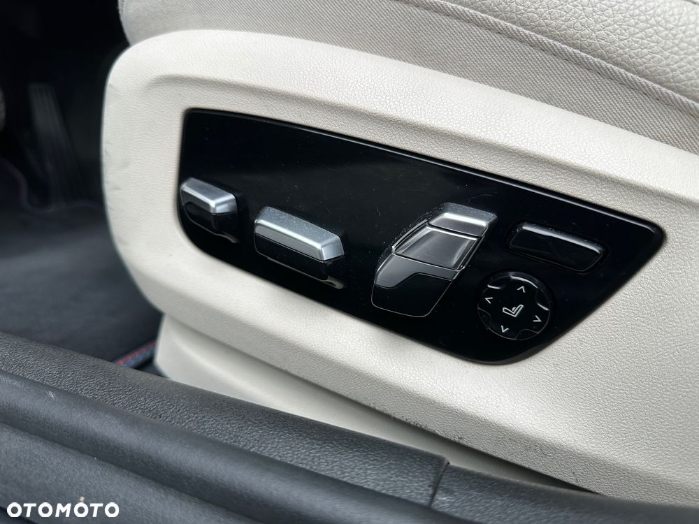 BMW Seria 5 520d Luxury Line - 33