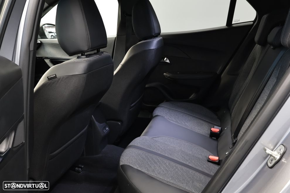 Peugeot 2008 1.2 PureTech Allure - 22