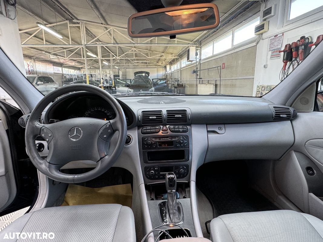 Mercedes-Benz C 240 4-Matic Aut Avantgarde - 19