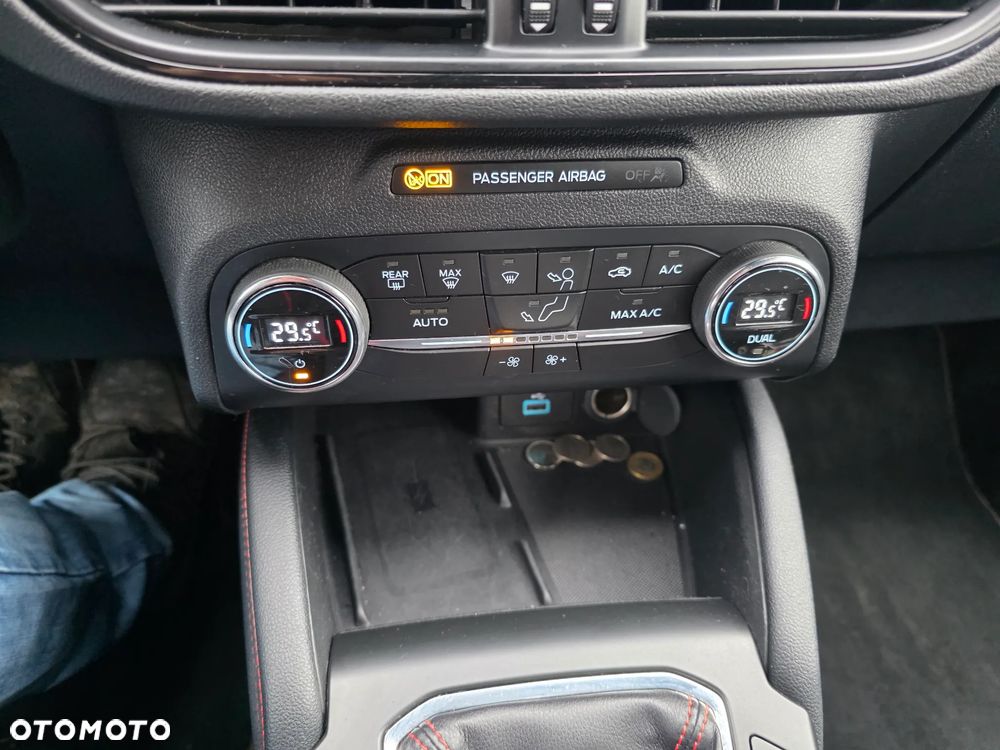 Ford Kuga 2.0 TDCi 2x4 ST-Line - 16