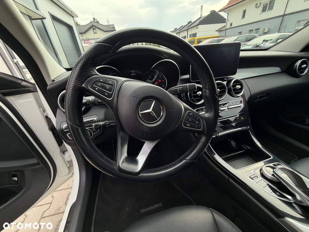 Mercedes-Benz Klasa C 220 d 4Matic 9G-TRONIC AMG Line - 14