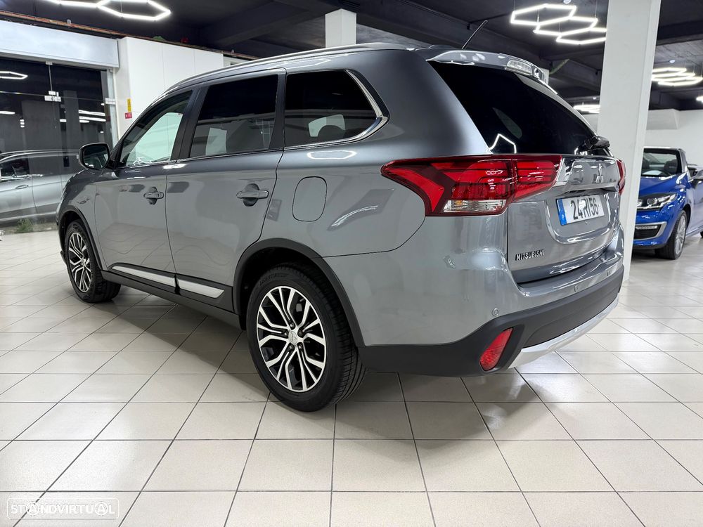 Mitsubishi Outlander 2.2 DI-D Instyle Navi - 10