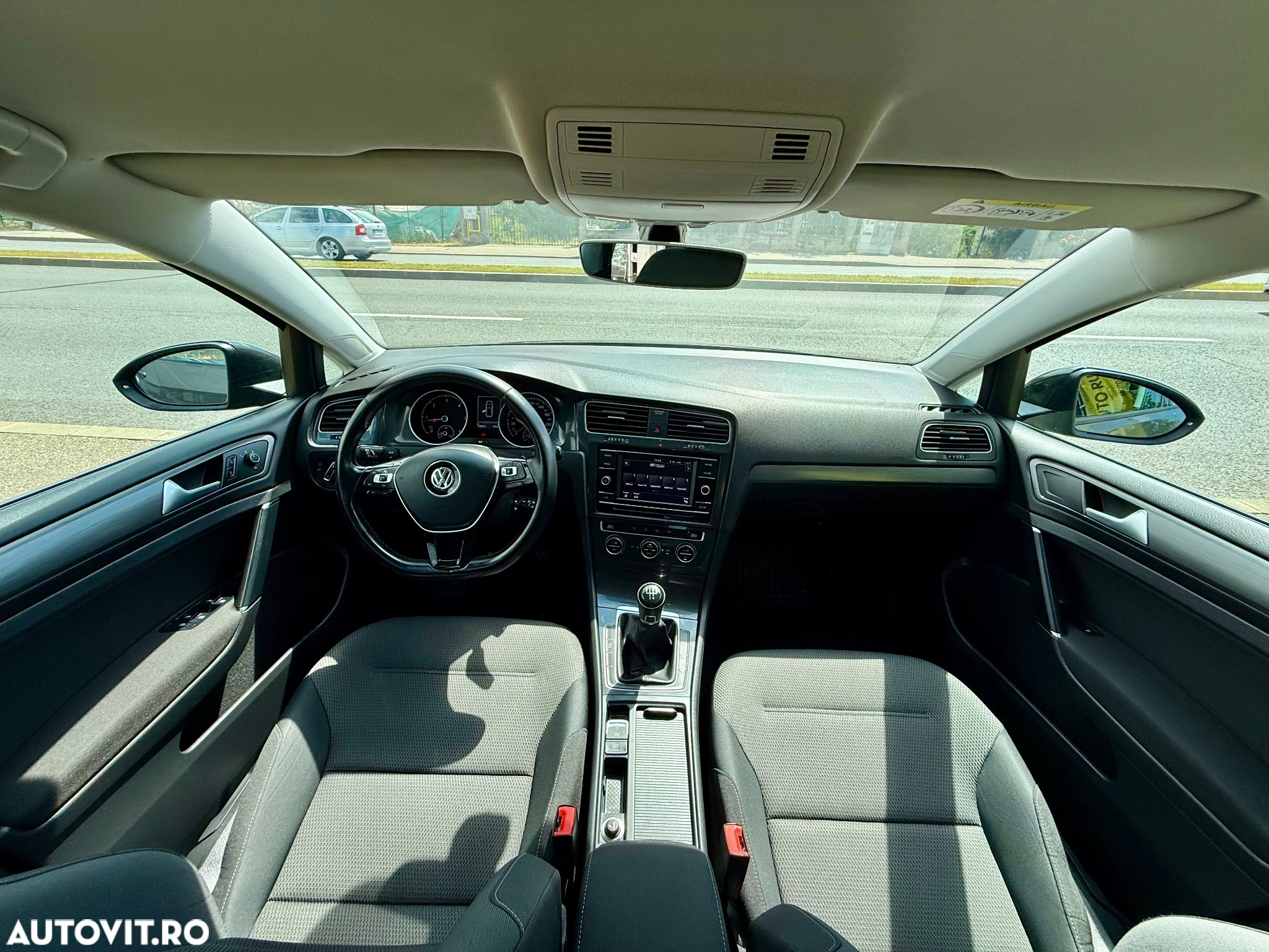 Volkswagen Golf 1.6 TDI Comfortline - 7