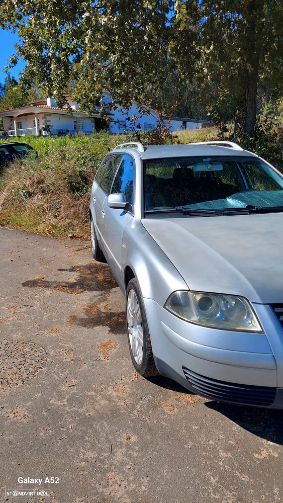 Volkswagen Passat Variant 2002 photo 2