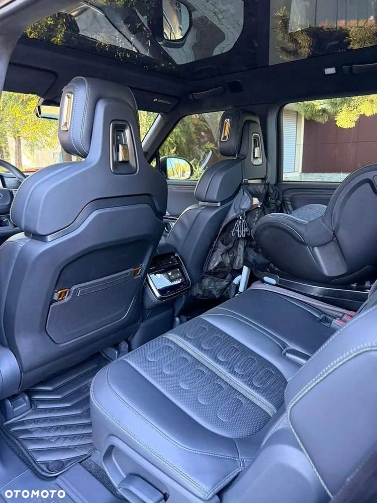 Rivian R1S - 12