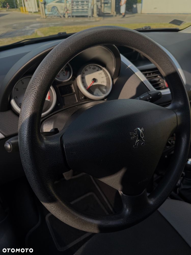 Peugeot 207 1.4 16V Trendy - 15