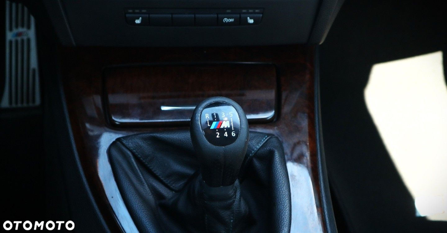 BMW Seria 3 320i Cabrio - 30