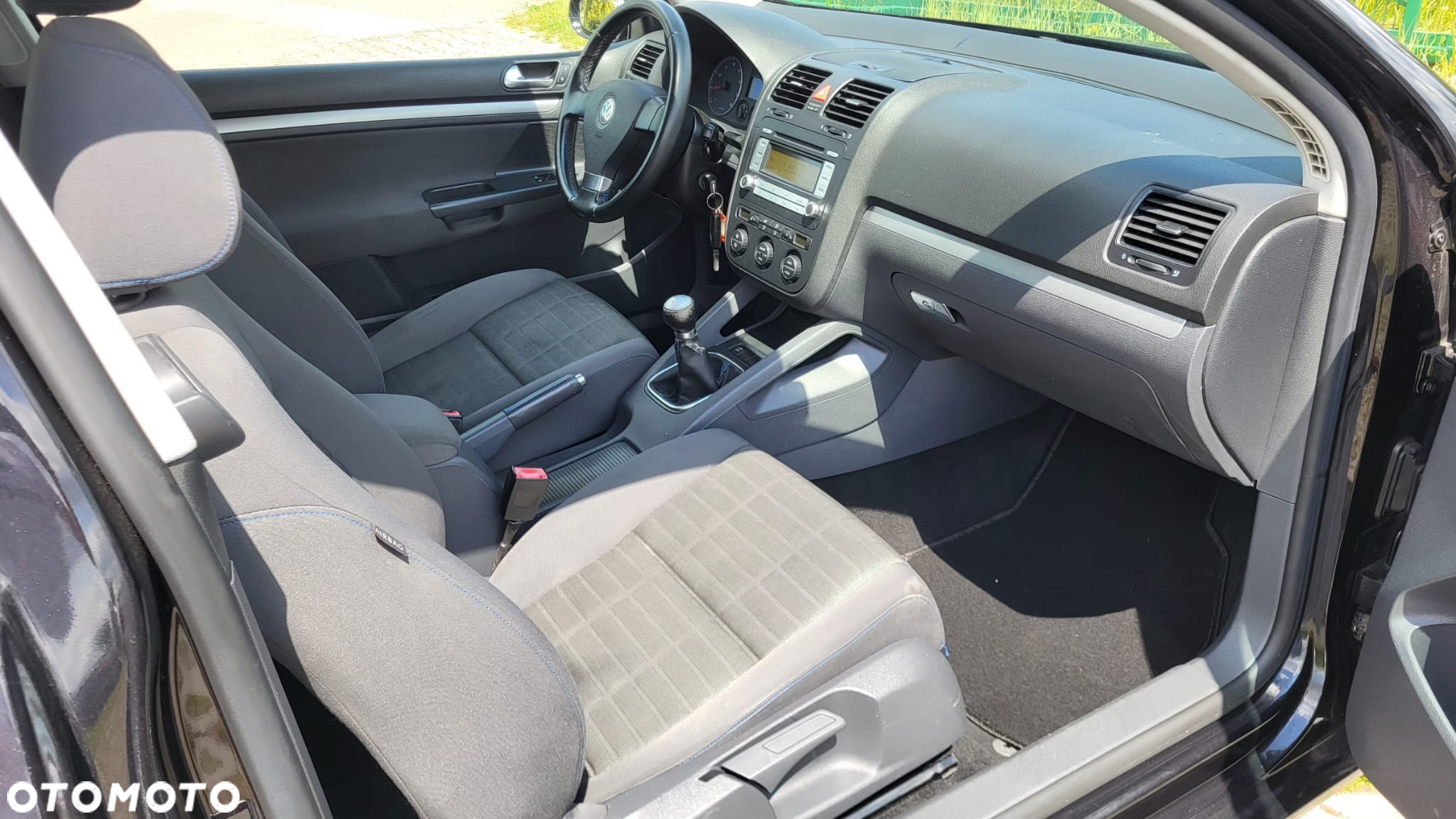 Volkswagen Golf - 6