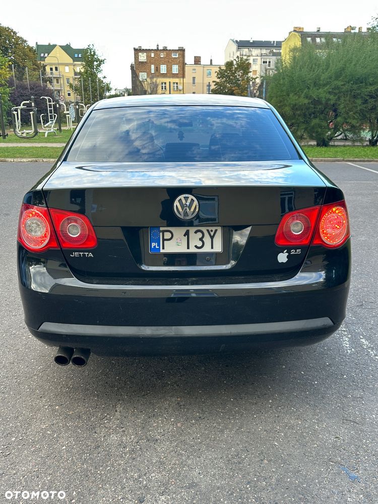 Volkswagen Jetta - 7