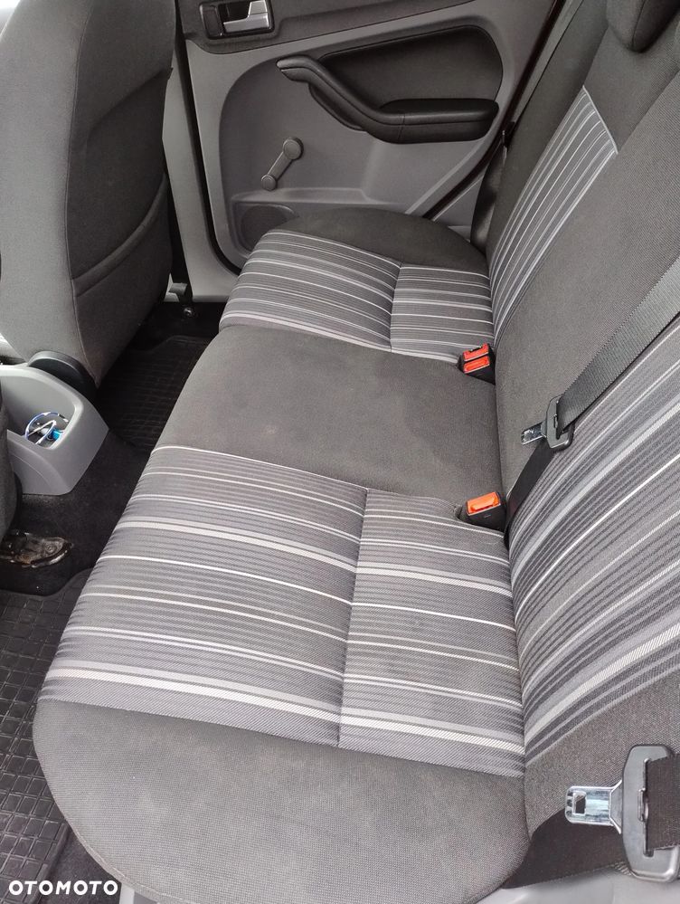 Ford Focus - 12