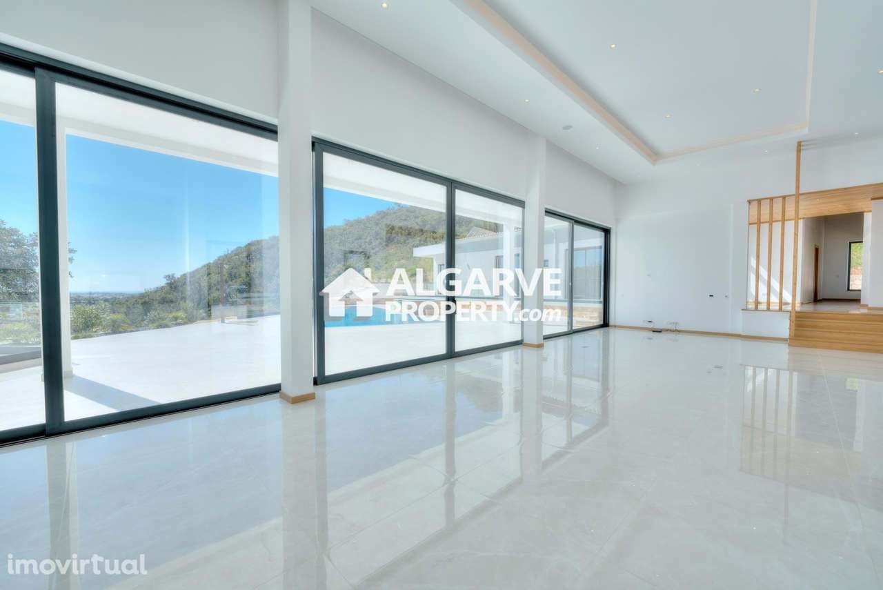 Moradia Contemporânea T4 com Vistas Incríveis à Venda no Algarve – Per - Grande imagem: 3/50