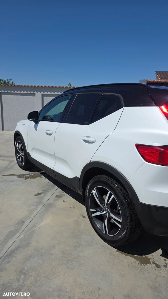 Volvo XC 40 D4 AWD R-Design - 6