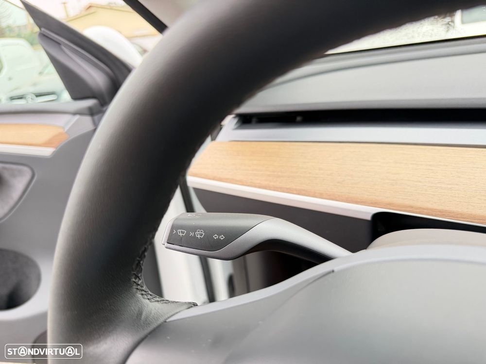 Tesla Model Y Long Range Tração Integral - 35