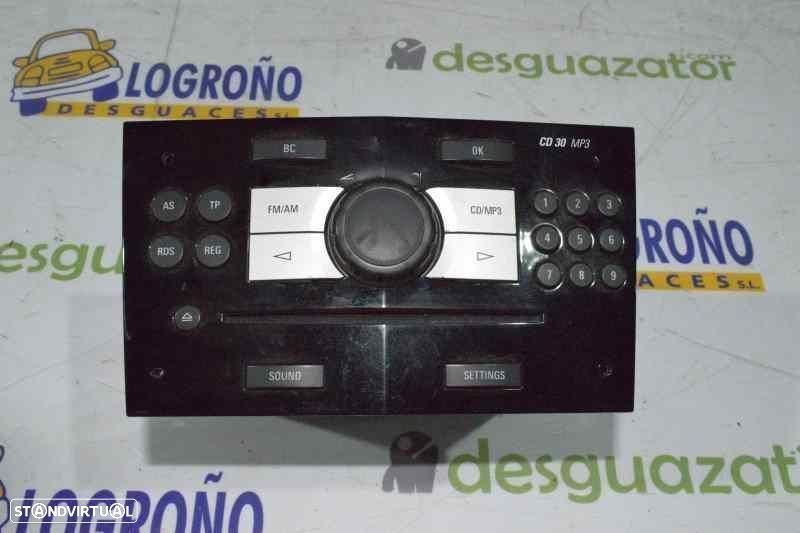 SISTEMA DE ÁUDIO RÁDIO CD OPEL CORSA D - 1