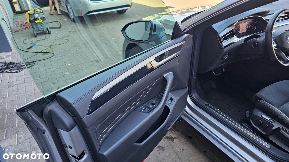 Volkswagen Arteon 2.0 TDI R-Line DSG - 11