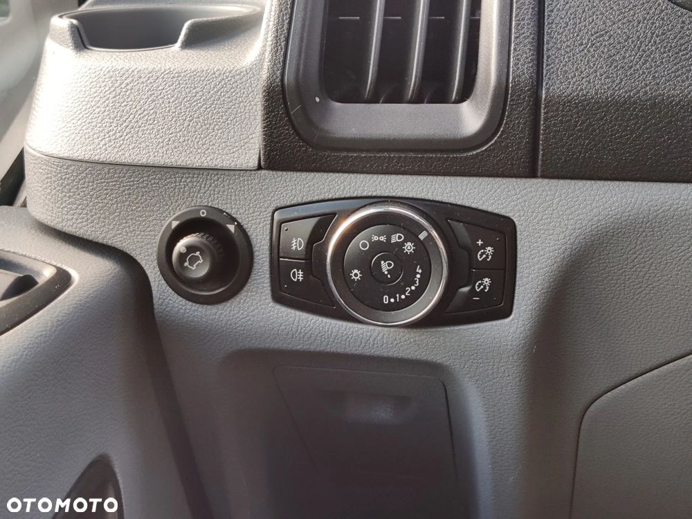 Ford Transit L2 RWD DBL Trend - 12
